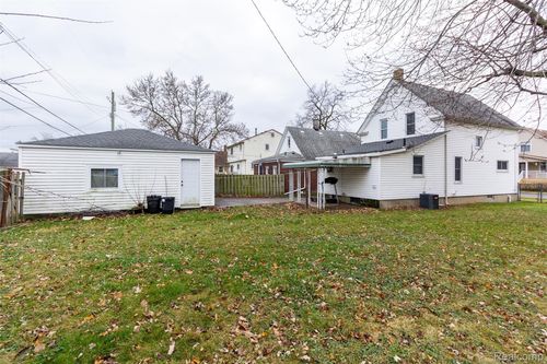 1821 4th St, Wyandotte, MI, 48192-3904 | Card Image