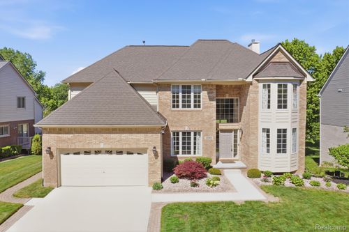 16565 Sherwood Ln, Northville, MI, 48168-8517 | Card Image