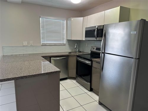 apt-3e-1975 Ne 135th St, North Miami, FL, 33181-2140 | Card Image