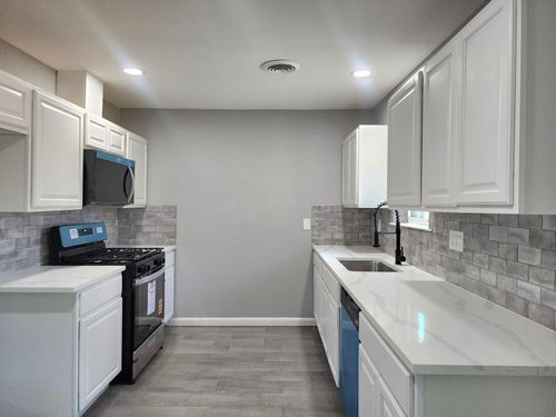 5914 Newquay St, Houston, TX, 77085-3349 | Card Image