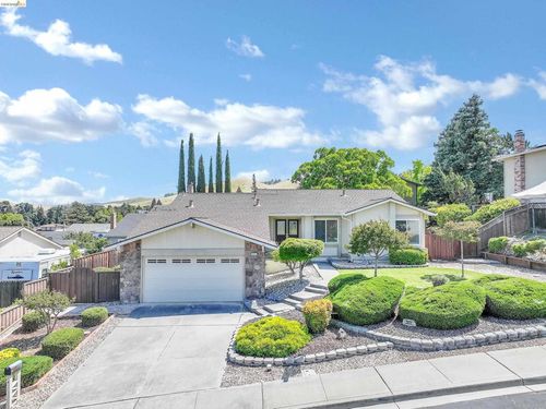 2411 Los Prados Way, Antioch, CA, 94509-6406 | Card Image
