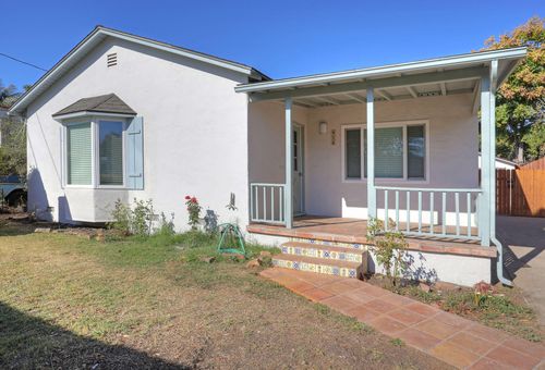 828 Alberta Avenue, Santa Barbara, CA, 93101 | Card Image