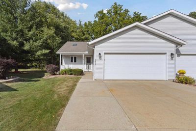 2440 Heather Terrace, Condo with 2 bedrooms, 2 bathrooms and null parking in Beloit WI | Image 3