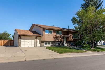 165 Purdue Crt W, House detached with 6 bedrooms, 3 bathrooms and 6 parking in Lethbridge AB | Image 2