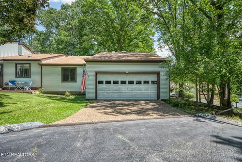 30 Woodland Ter, Crossville, TN, 38558-4008 | Card Image