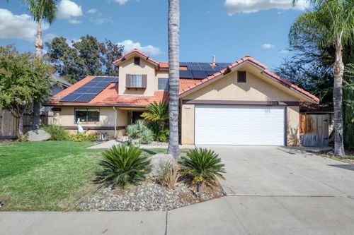 2210 E Jon Dr, Fresno, CA, 93720-4135 | Card Image