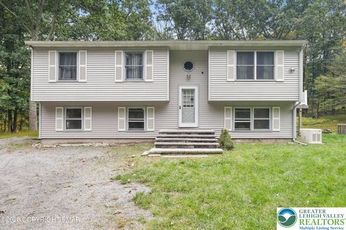 258 Clubhouse Dr, East Stroudsburg, PA, 18302-9264 | Card Image