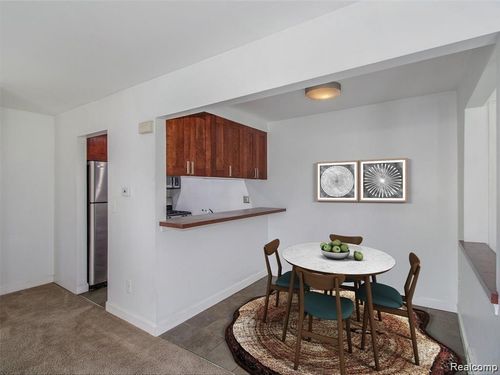 35420 Tall Oaks Dr, Sterling Heights, MI, 48312-3633 | Card Image