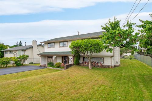 724 4th Ave, Campbell River, BC, V9W3W9 | Card Image