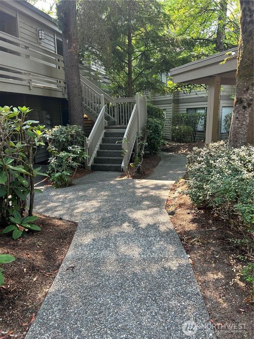 1-1354 Bellevue Way Ne, Bellevue, WA, 98004 | Card Image