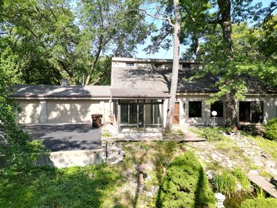 1607 Woodside Circle, House other with 3 bedrooms, 2 bathrooms and 3 parking in Freeport IL | Image 3