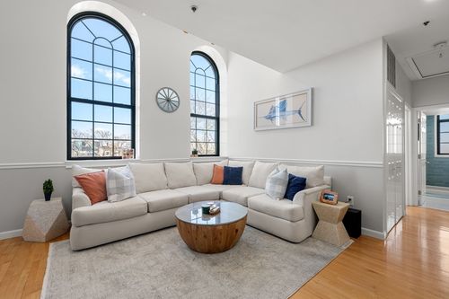 apt-6-486 E 3rd St, Boston, MA, 02127-1452 | Card Image