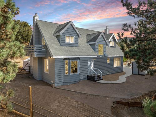 16930 Grindelwald Dr, Tehachapi, CA, 93561-8400 | Card Image
