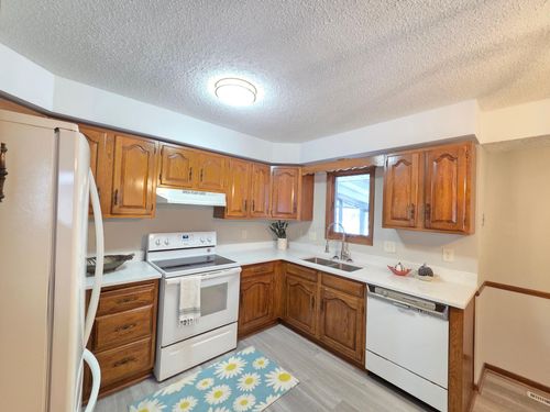 6801 Toledo Ave N, Brooklyn Center, MN, 55429-1669 | Card Image