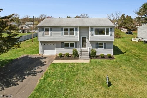 372 W Point Ave, Somerset, NJ, 08873-2913 | Card Image