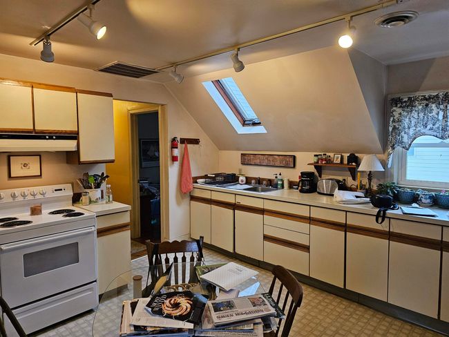 39 South St, Home with 0 bedrooms, 2 bathrooms and null parking in Keene NH | Image 10
