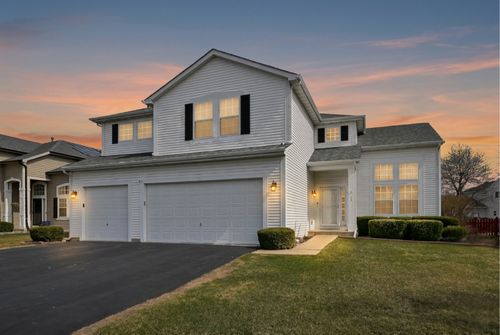 230 Stickley Ln, Lake In The Hills, IL, 60156-6216 | Card Image