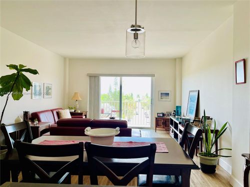 apt-5m-1455 N Treasure Dr, North Bay Village, FL, 33141-4103 | Card Image