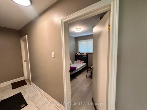 1302 Hillcrest Avenue, London East, ON, N5Y4N5 | Card Image