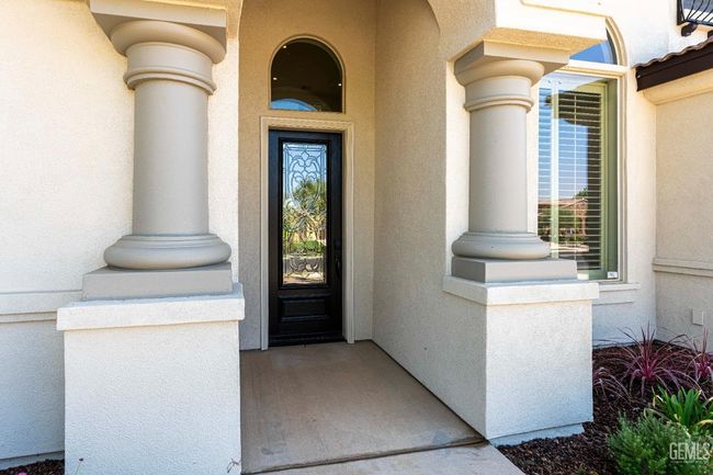2416 Edingal Dr, House other with 4 bedrooms, 3 bathrooms and null parking in Bakersfield CA | Image 7