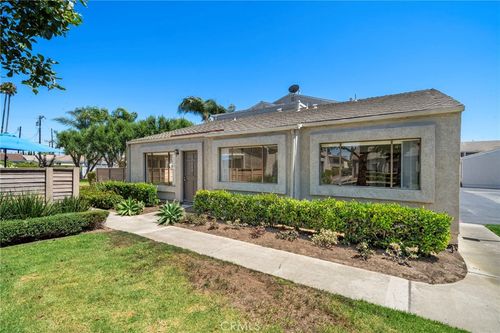 88-17842 Beard Ln, Huntington Beach, CA, 92647-7001 | Card Image