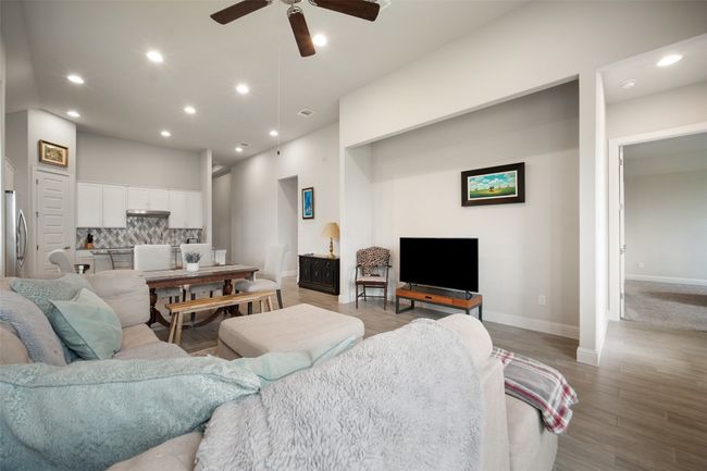 127 Buteo St, House other with 4 bedrooms, 3 bathrooms and 2 parking in Cedar Creek TX | Image 27