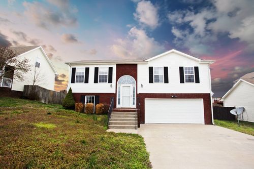 3137 Little Grove Ln, Clarksville, TN, 37042-8671 | Card Image