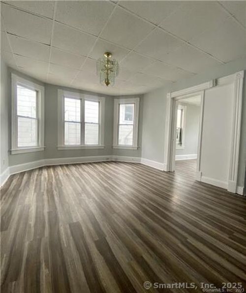 2-17-15-17 Ridgewood St, Waterbury, CT, 06710-1938 | Card Image