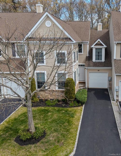 40 Eagle Cir, Bohemia, NY, 11716-4608 | Card Image