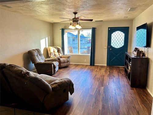 1429 Pine Ave, Weatherford, OK, 73096-2427 | Card Image