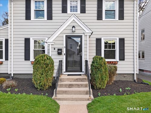 15 Ingram St, Hamden, CT, 06517-1835 | Card Image