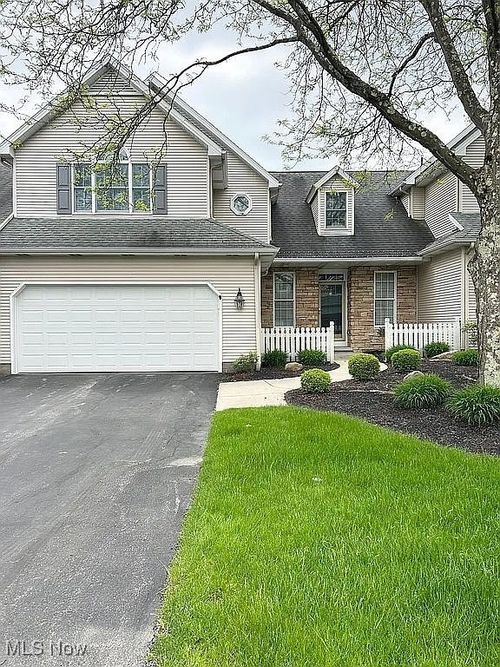 23 Fieldstone Drive, Poland, OH, 44514 | Card Image