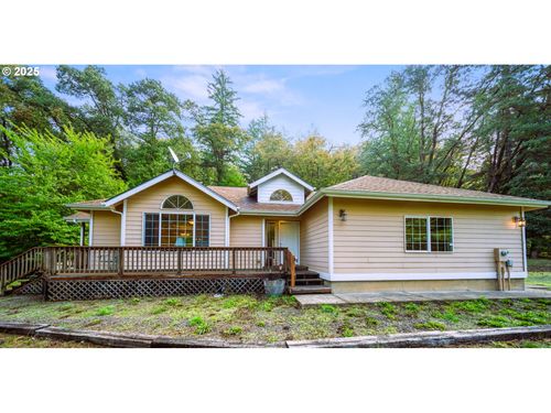 140 Golden Dr, Scottsburg, OR, 97473-9712 | Card Image