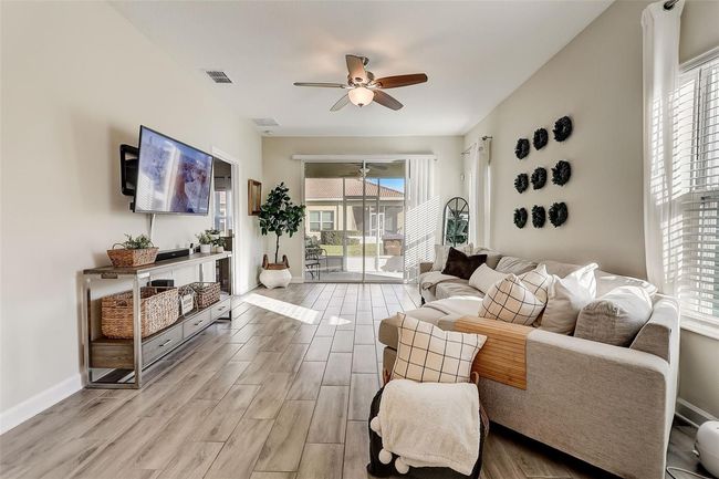 1127 Trappers Trail Loop, House other with 3 bedrooms, 2 bathrooms and null parking in DAVENPORT FL | Image 9