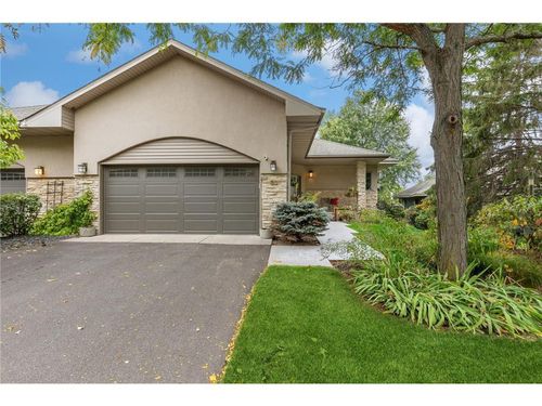 33 Summit Vw, North Oaks, MN, 55127-2558 | Card Image