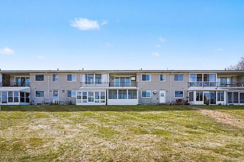 apt-40-5946 Alan Dr, Brighton, MI, 48116-8349 | Card Image