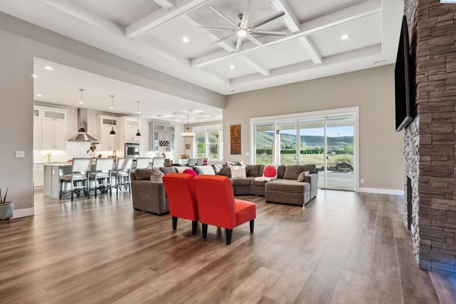 102909 E 1023 Pr Se, Home with 4 bedrooms, 5 bathrooms and null parking in Kennewick WA | Image 8