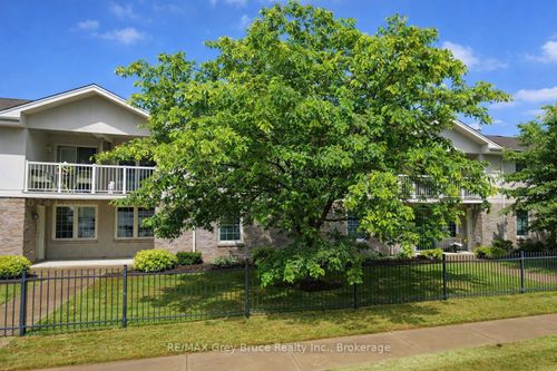 204-1550 12th Ave E, Owen Sound, ON, N4K6Z3 | Card Image