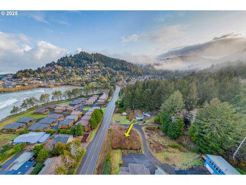 10 Cape Ranch Rd, Yachats, OR, 97498-9200 | Card Image