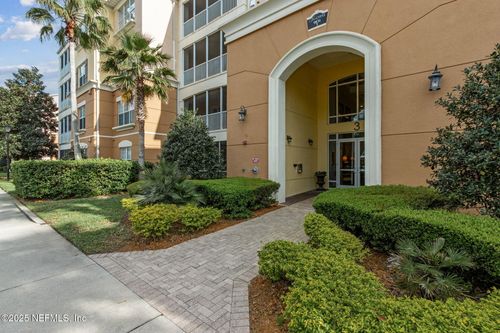 3107-9831 Del Webb Pkwy, Jacksonville, FL, 32256-5800 | Card Image