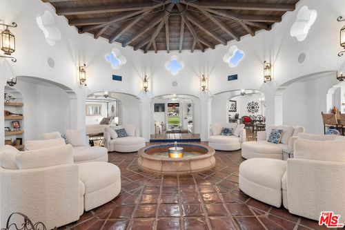 2231 S Caliente Dr, Palm Springs, CA, 92264-9443 | Card Image