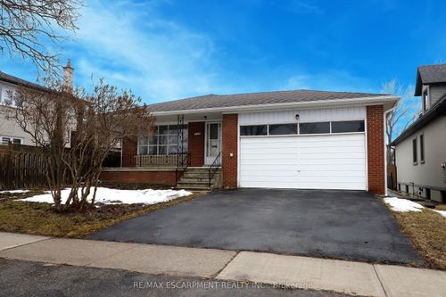 952 Mississauga Valley Blvd, Mississauga, ON, L5A2A2 | Card Image