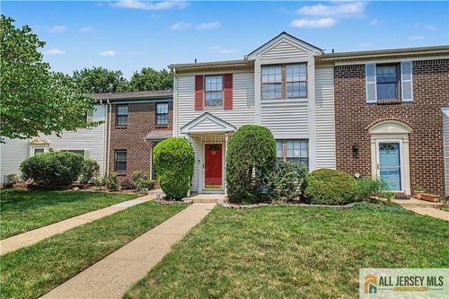 55 Pear Tree Ln, Franklin Park, NJ, 08823-1410 | Card Image