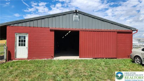 185 Ridge Cup Rd, New Ringgold, PA, 17960-9073 | Card Image