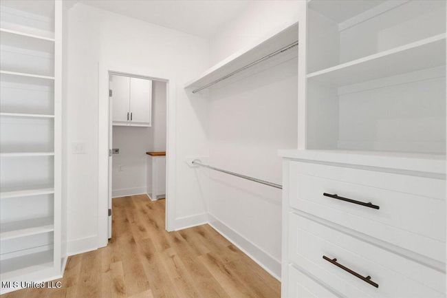 15-Master Bedroom Closet | Image 15
