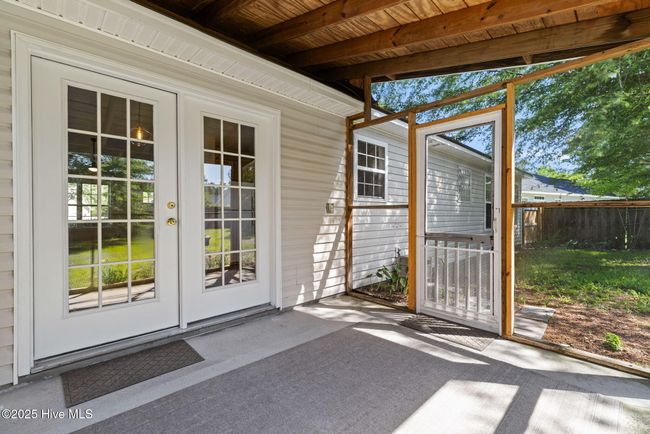 719 Oak Branches Close, House other with 3 bedrooms, 2 bathrooms and 1 parking in Belville NC | Image 30