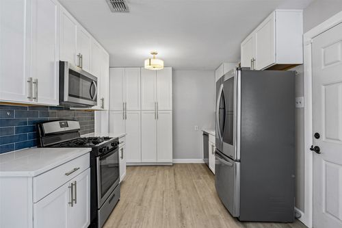 4709 Leslie Ave, Austin, TX, 78721-1417 | Card Image