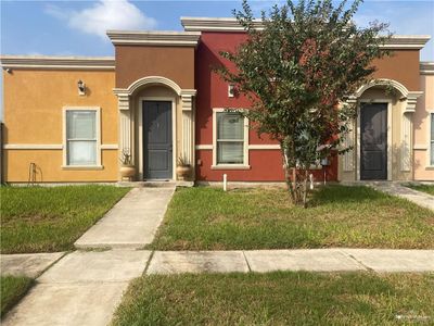 View of front facade featuring a front lawn | Image 1