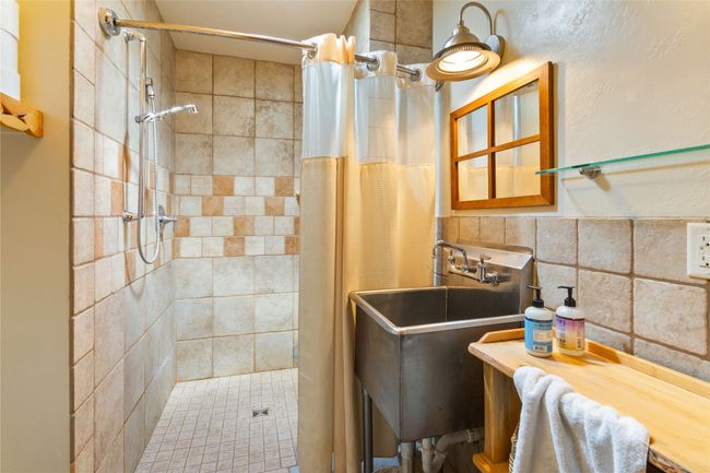 Bath in Garage /Mudroom Hallway | Image 25