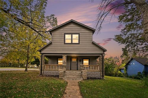 405 E Washington St, Harrisonville, MO, 64701-2442 | Card Image